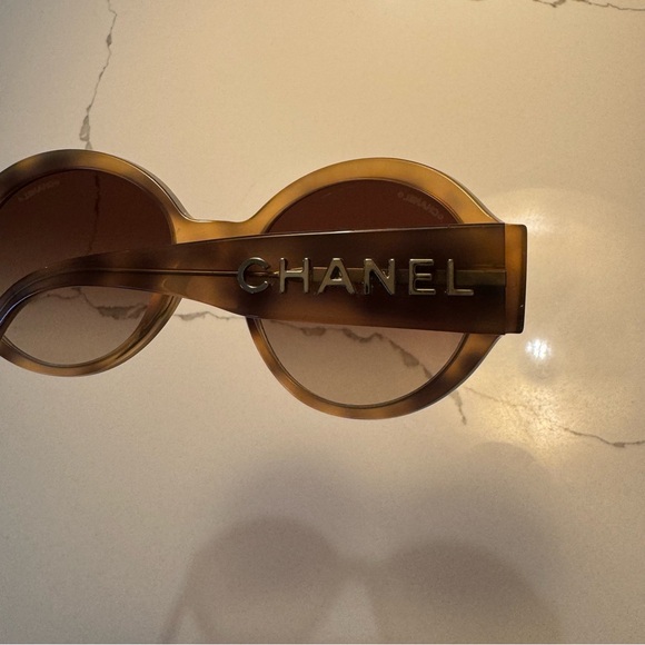 CHANEL Vintage Sunglasses - Picture 5 of 11